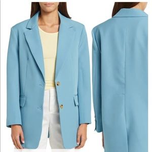 Kira Notch Lapel Oversized Blazer
WALTER BAKER